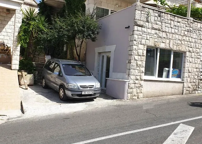 Keti - Yellow Korčula