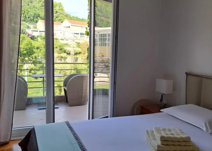 Keti - Yellow 3* Korčula