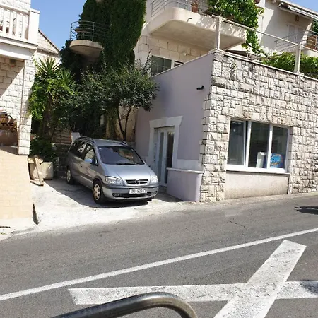 Keti - Yellow Korčula