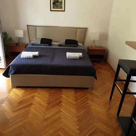 Keti - Yellow Πανσιόν 3*